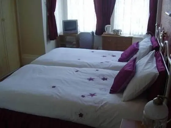 Süit, Banyolu/Duşlu (2 Adults & 2 Children)
