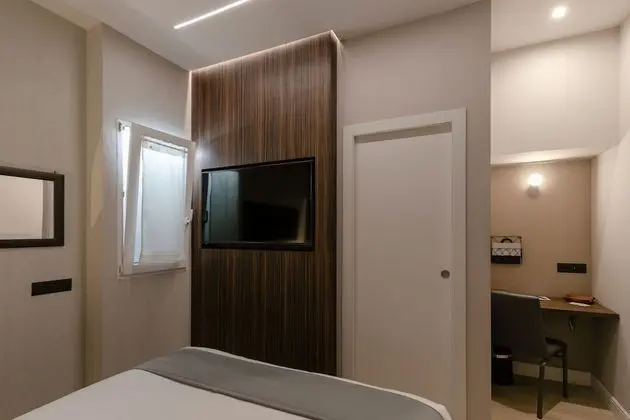Basic Tek Büyük Yataklı Oda