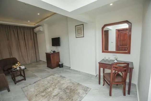 Executive Suite 1