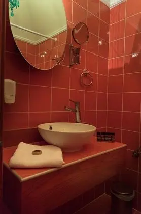 Classic Büyük Yataklı Tek Kişilik Oda, 1 Çift Kişilik Yatak, Balkon, Bahçe Manzaralı