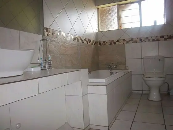 Tek Büyük Yataklı Oda (Private Bath)