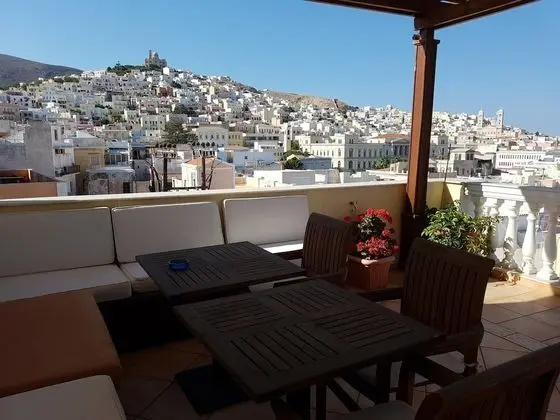 Tek Büyük veya İki Ayrı Yataklı Oda, Şehir Manzaralı