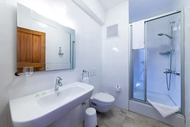 Deluxe Tek Büyük Yataklı Oda, Balkon, Deniz Manzaralı
