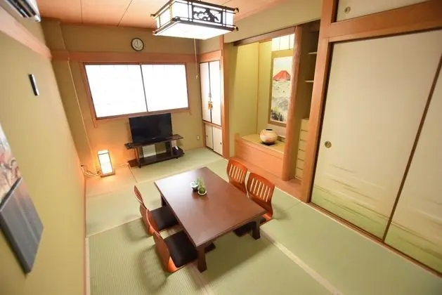 Ev (Private Vacation)