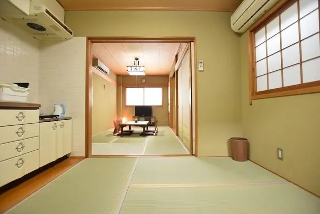 Ev (Private Vacation)