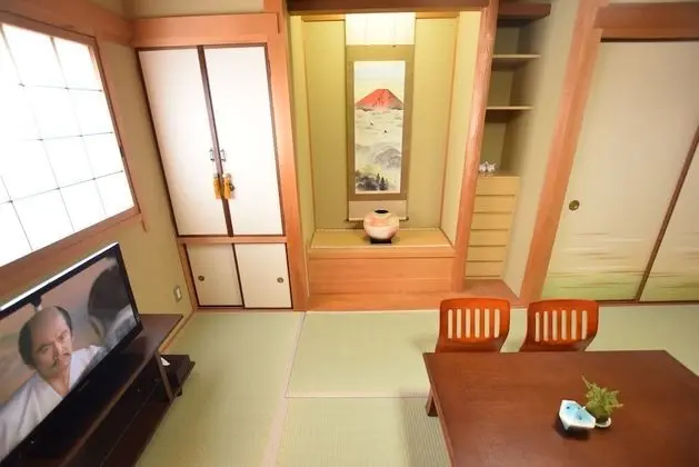 Ev (Private Vacation)