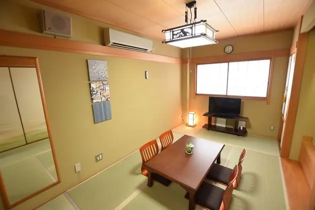Ev (Private Vacation)