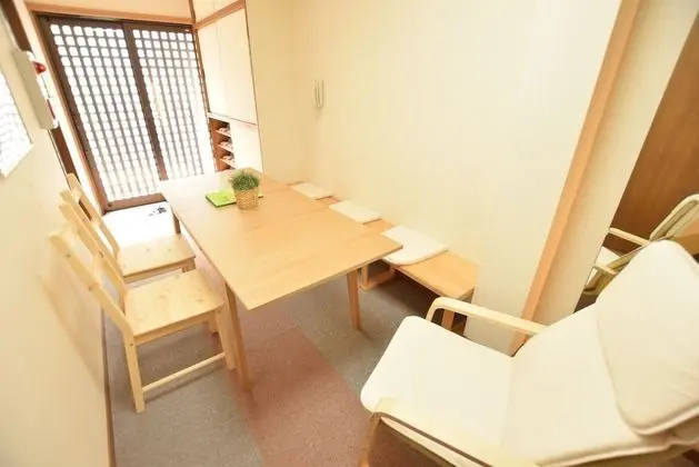 Ev (Private Vacation)