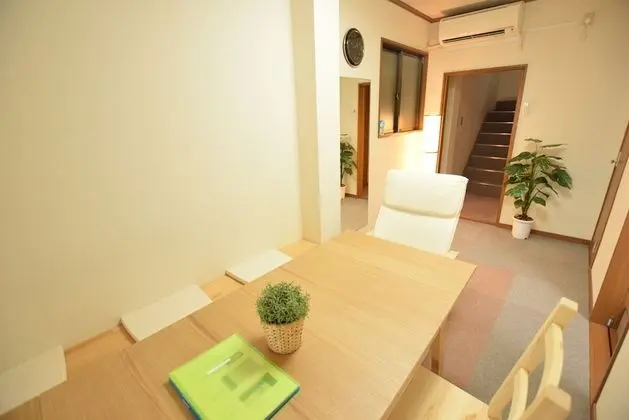 Ev (Private Vacation)
