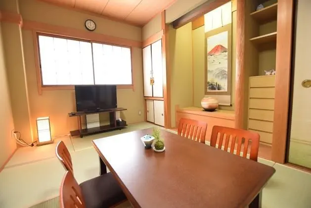 Ev (Private Vacation)