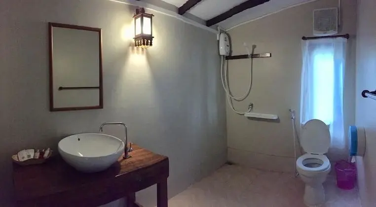 Deluxe Tek Büyük Yataklı Oda, 1 En Büyük (King) Boy Yatak, Kısmi Deniz Manzaralı