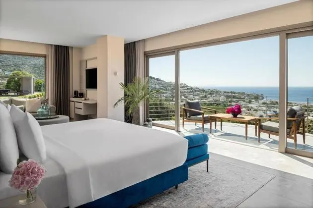 https://images.odamax.com/img/1920x1080/odamax/image/upload/Ailla_Yal_kavak_202605111352418_Ailla_YK_PremiumSunsetSuitewithBalcony_04.jpg