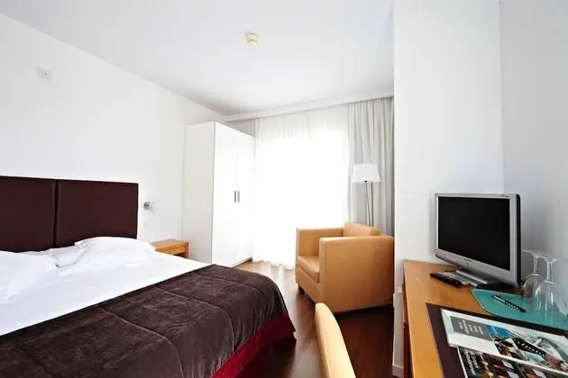 Standard Tek Büyük Yataklı Oda (Spa Access)