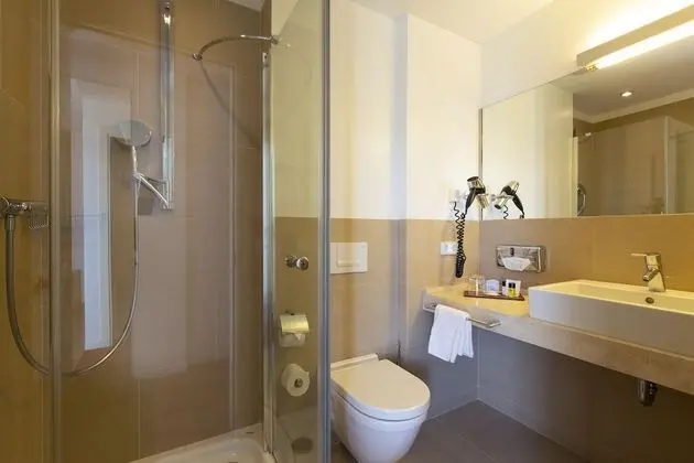 Standard Tek Büyük Yataklı Oda (Spa Access)