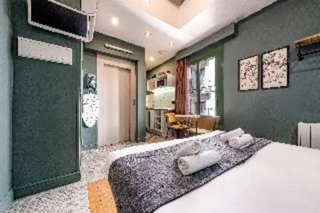 STUDIO
