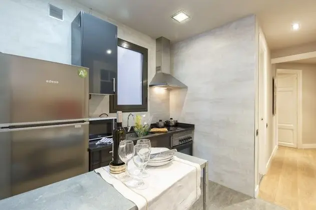 Standard Apart Daire, 2 Yatak Odası, Mutfak, Şehir Manzaralı