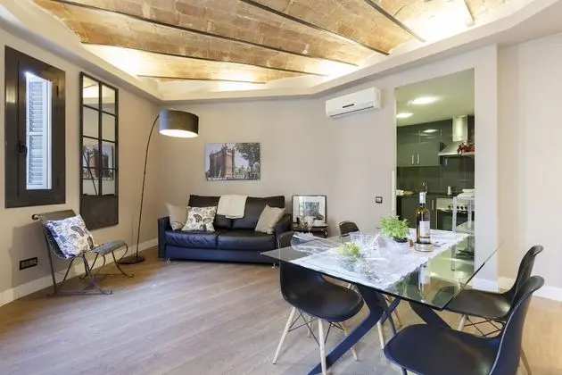 Standard Apart Daire, 2 Yatak Odası, Mutfak, Şehir Manzaralı