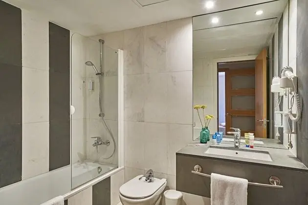 Standard Apart Daire, 2 Yatak Odası, 2 Banyolu, Şehir Manzaralı