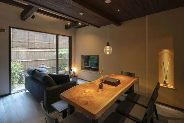 Traditional Ev (Private Vacation Home)