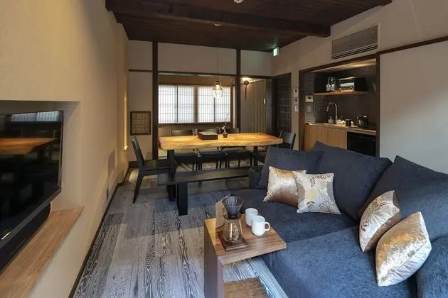 Traditional Ev (Private Vacation Home)