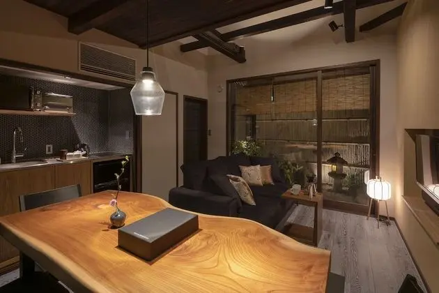 Traditional Ev (Private Vacation Home)
