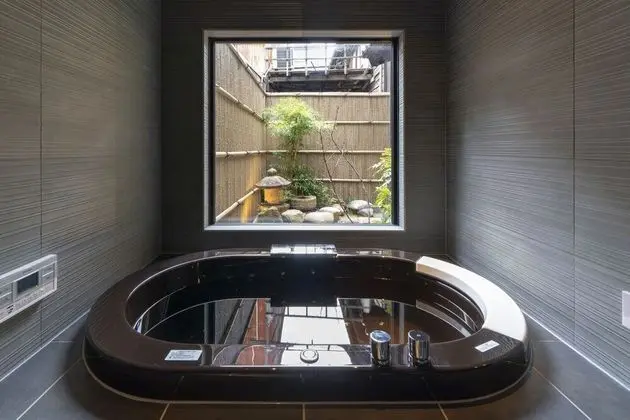 Traditional Ev (Private Vacation Home)