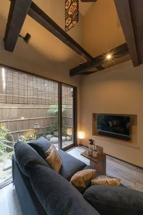 Traditional Ev (Private Vacation Home)