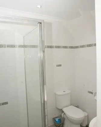 Standard Tek Büyük Yataklı Oda (Top Floor - Stair Access)