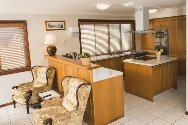 Standard Tek Büyük Yataklı Oda (Top Floor - Stair Access)
