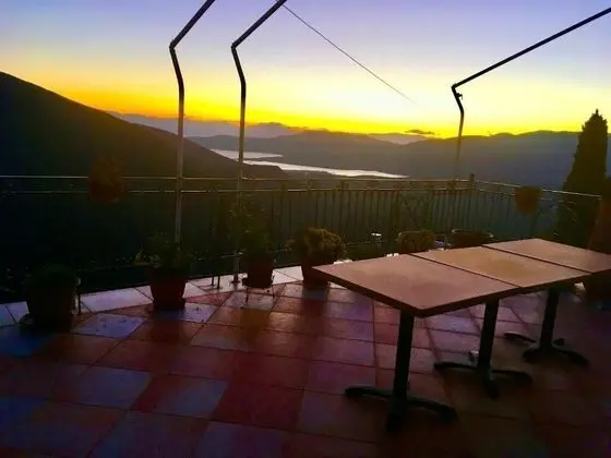 Tek Büyük veya İki Ayrı Yataklı Oda, Deniz Manzaralı