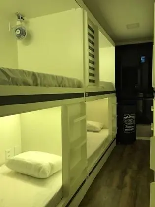 Ortak Ranzalı Oda, Sadece erkekler için (Arraial do Cabo)