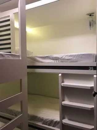 Ortak Ranzalı Oda, Sadece kadınlar için (Praia das Dunas)