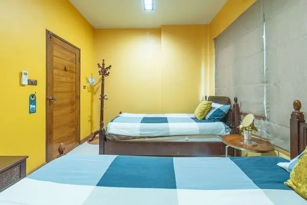 6-Bedroom Villa