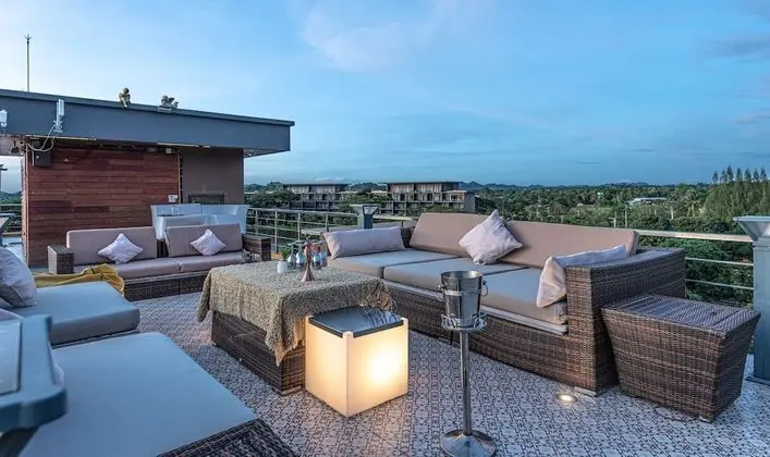 6-Bedroom Villa
