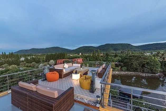 6-Bedroom Villa
