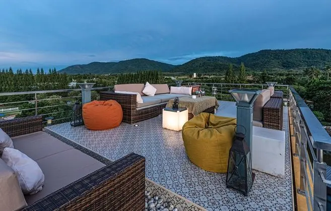 6-Bedroom Villa