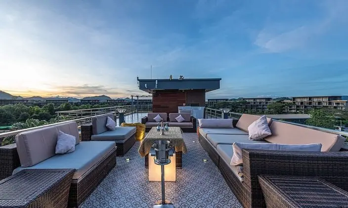 6-Bedroom Villa