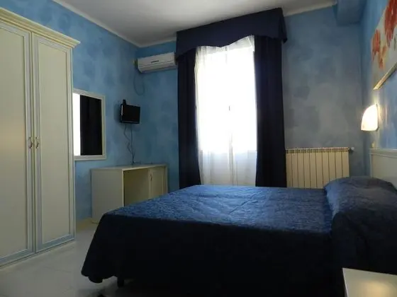 Standard Tek Büyük veya İki Ayrı Yataklı Oda