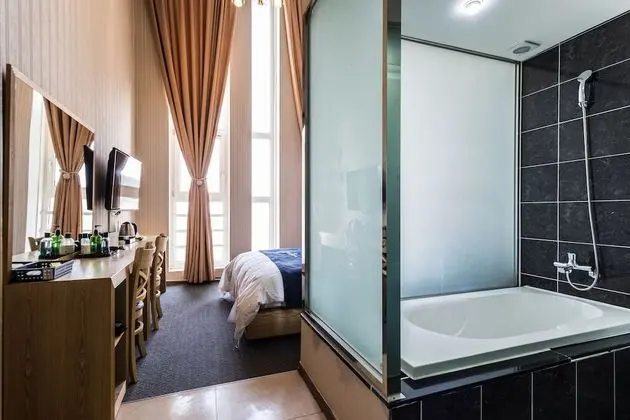 Deluxe Tek Büyük Yataklı Oda
