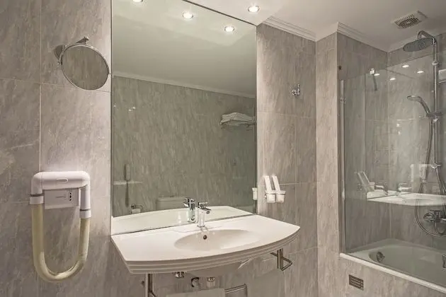 Superior Tek Büyük veya İki Ayrı Yataklı Oda