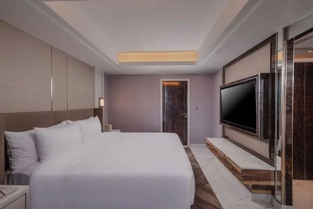 Deluxe Tek Büyük Yataklı Oda