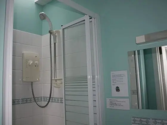 Tek Büyük Yataklı Oda, Banyolu/Duşlu
