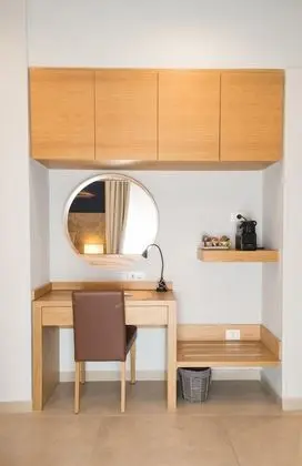 Junior Süit, 1 Büyük (Queen) Boy Yatak ve Çekyat