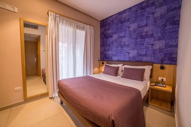 Tek Büyük Yataklı Oda, Balkon