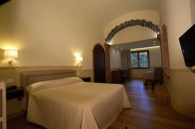 Üç Kişilik Oda, Birden Çok Yatak