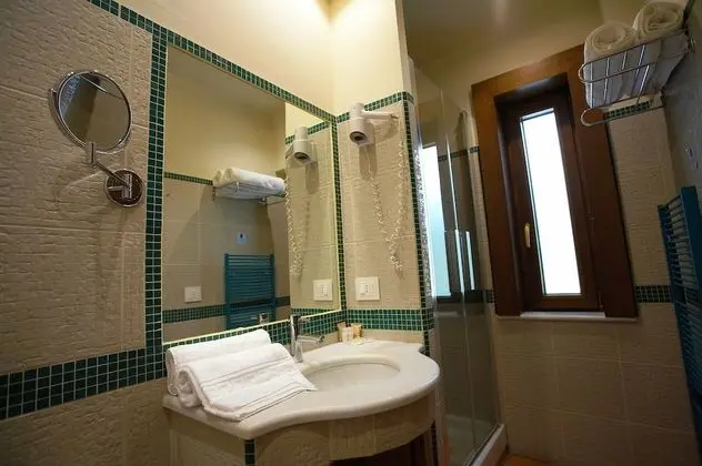 Üç Kişilik Oda, Birden Çok Yatak