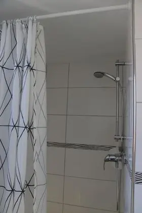 Basic Apart Daire, Ortak Banyo