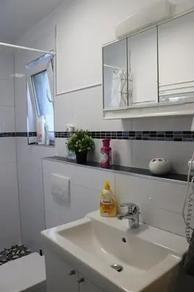 Basic Apart Daire, Ortak Banyo
