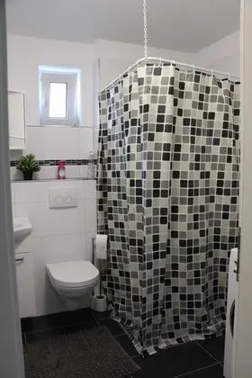 Basic Apart Daire, Ortak Banyo