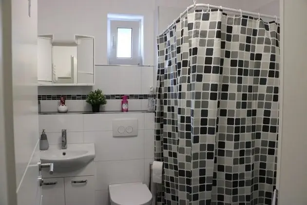Basic Apart Daire, Ortak Banyo